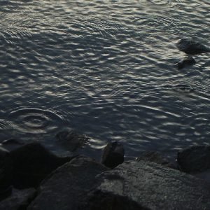 Pantai Marina di Sore Hari